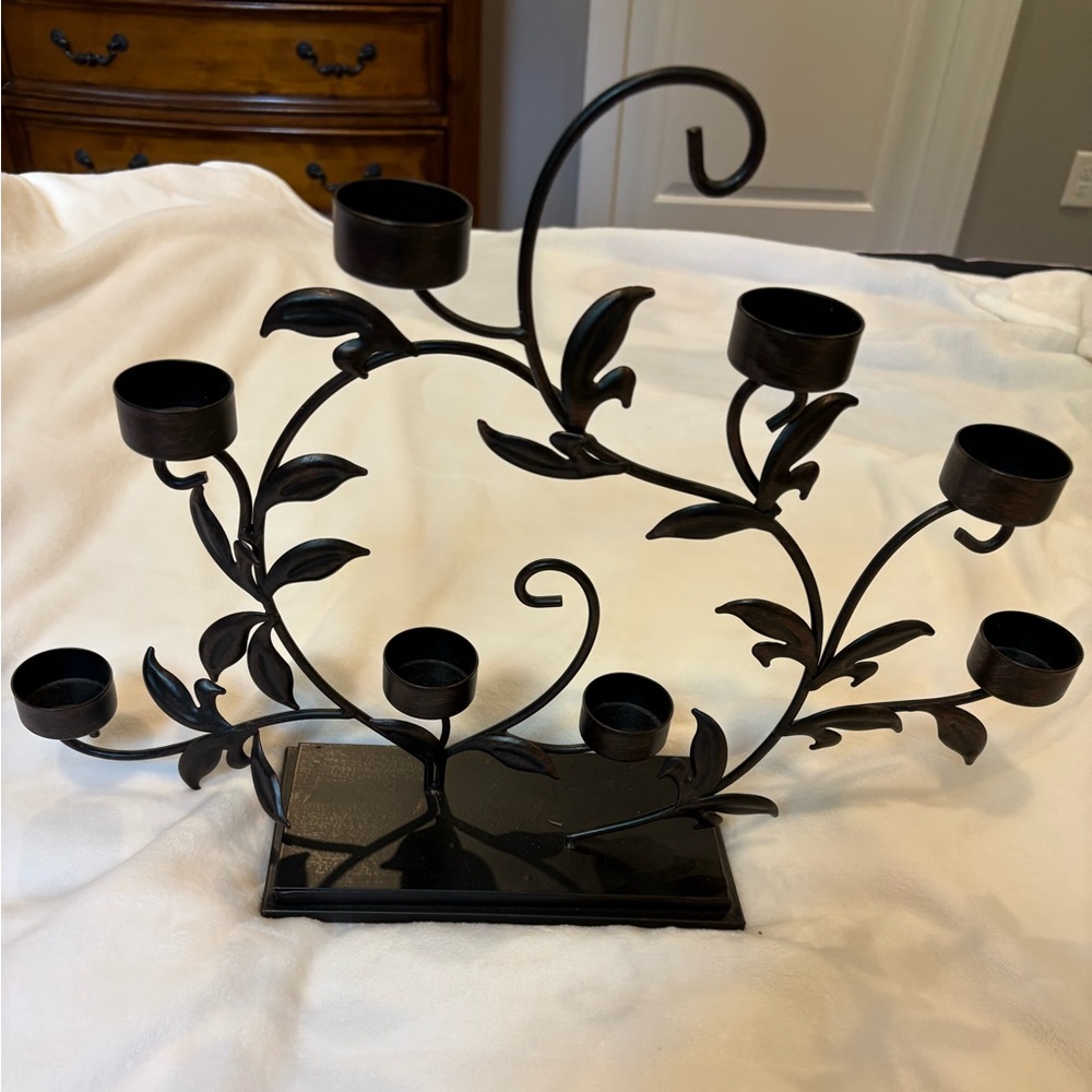 8 tea candle Elegant Black Metal Candle Holder with Leaf Motif